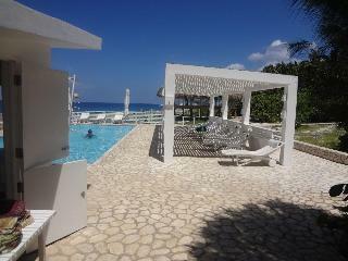 Hotel Hide Awhile Villas