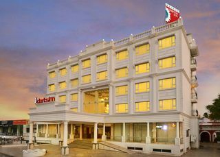 Hotel Clarks Inn Nehru Place