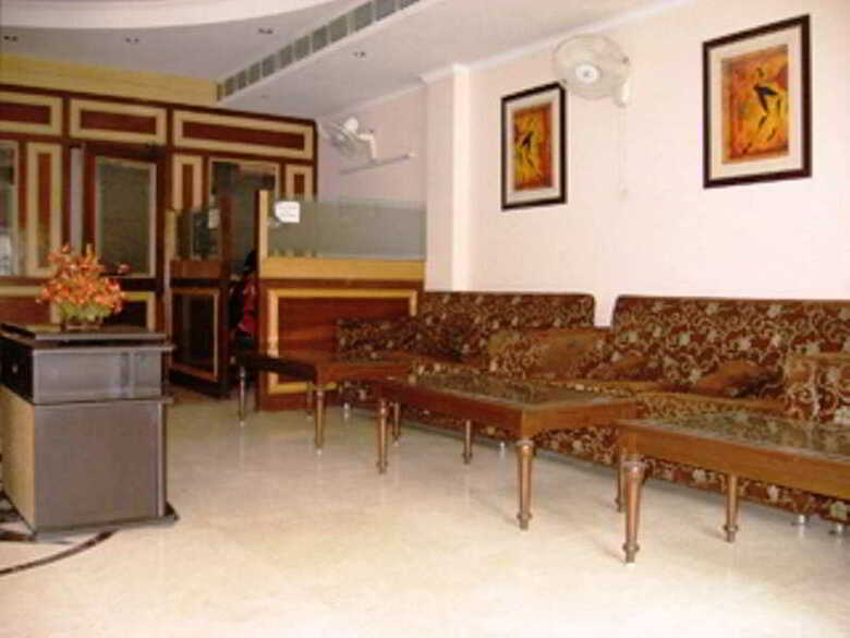 Hotel Paras International