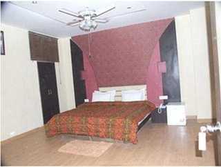 Hotel Delhi Heights