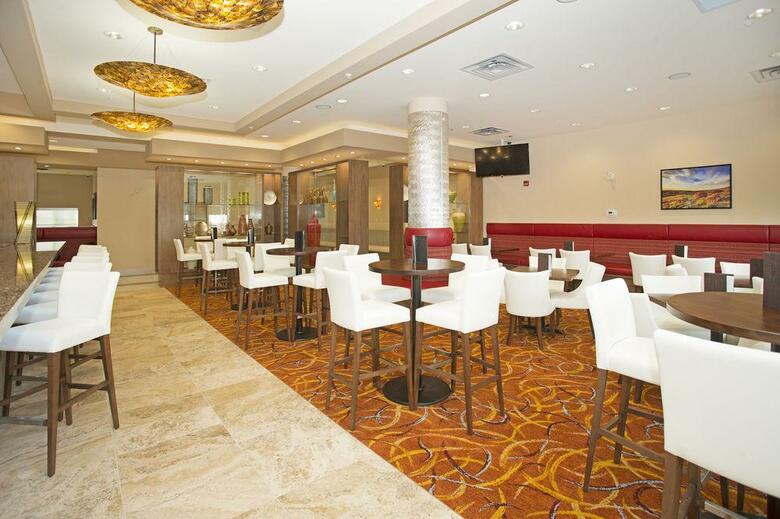 Hotel Wyndham Garden Calgary Airport