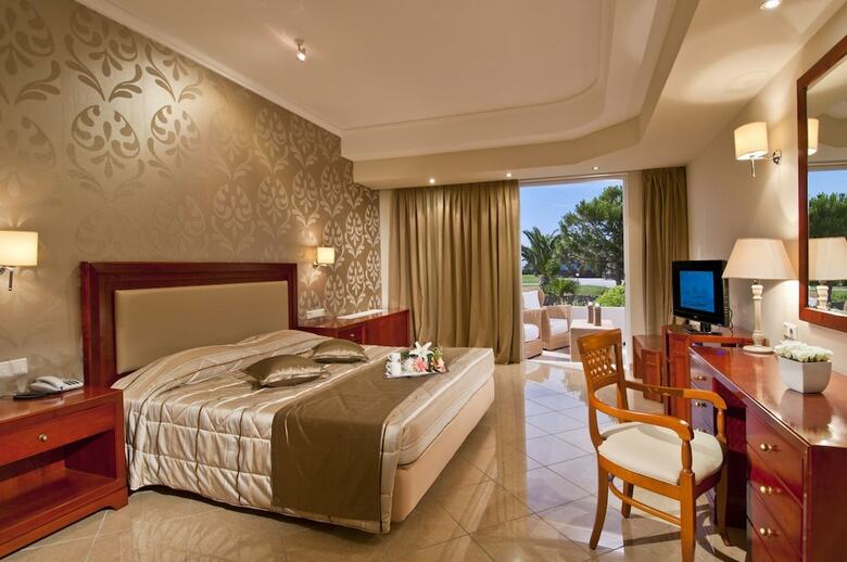 Hotel Kipriotis Village Resort