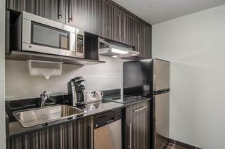 Hotel Best Western Plus Airport Inn Suites