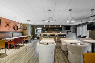 Hotel Best Western Plus Airport Inn Suites