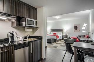Hotel Best Western Plus Airport Inn Suites