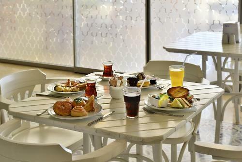 Adenya Hotel & Resort