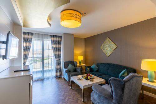 Adenya Hotel & Resort