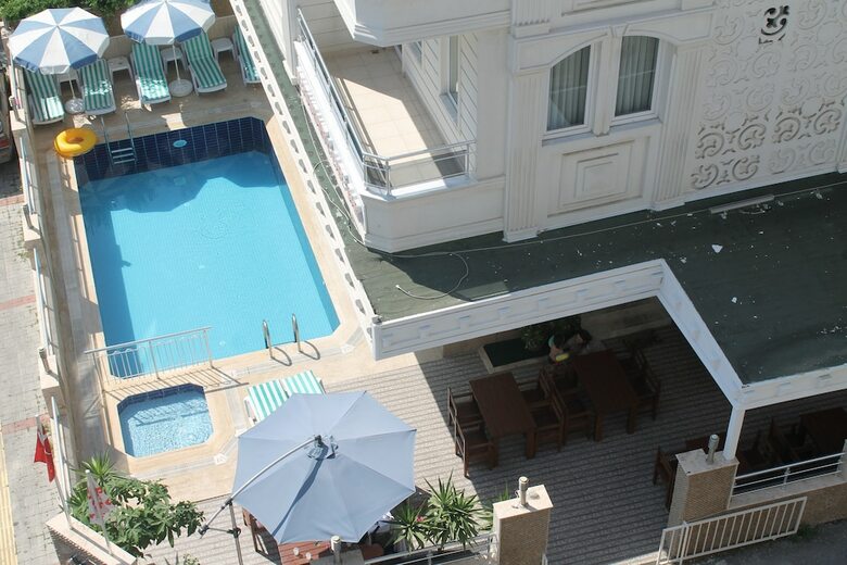 North Point Hotel