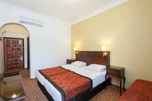 Hotel Antik Roman Palace