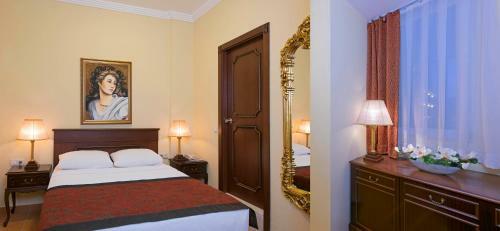 Hotel Antik Roman Palace