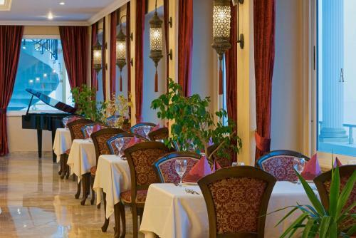 Hotel Antik Roman Palace