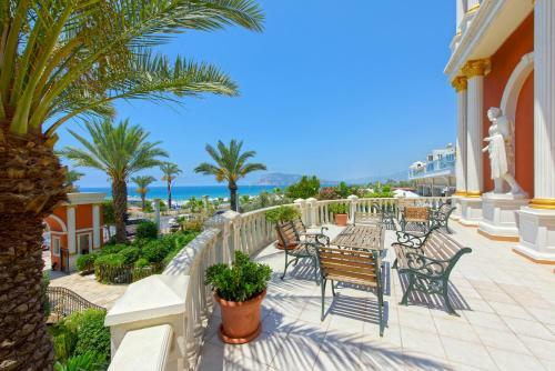 Hotel Antik Roman Palace