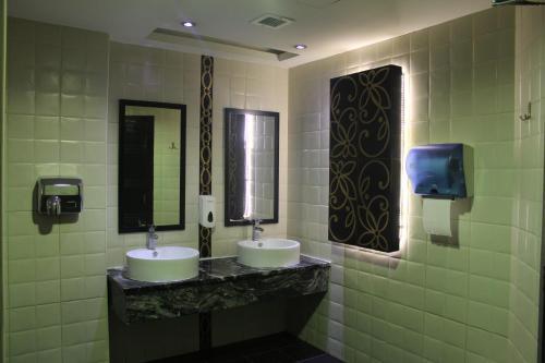 Al Fanar Palace Hotel