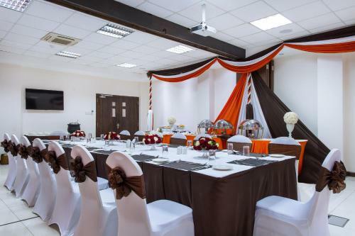 Hotel Qaribu Inn