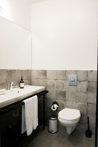 Aparthotel The Swan House Hotel By Ylma