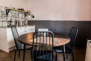 Aparthotel The Swan House Hotel By Ylma