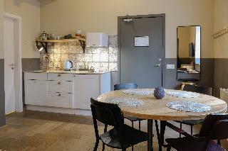 Aparthotel The Swan House Hotel By Ylma