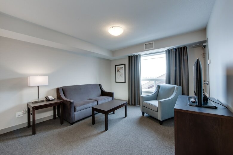 Hotel Ramada By Wyndham Grassland