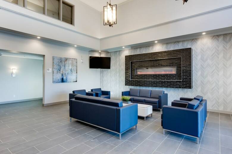 Hotel Ramada By Wyndham Grassland