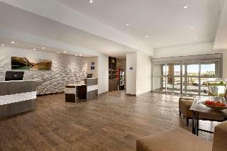 Hotel Days Inn & Suites By Wyndham Airdrie