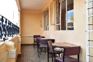 Hotel Maru B Courts