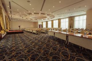 Sarova Woodlands Hotel & Spa