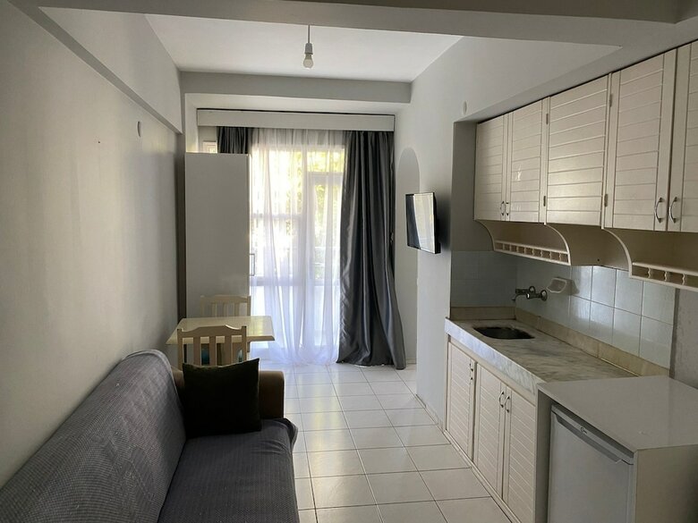Rosella Hotel
