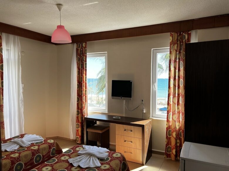 Rosella Hotel