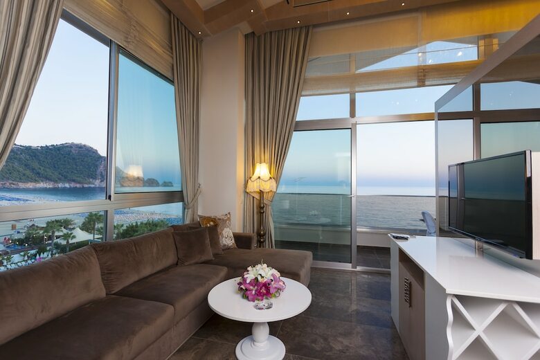 Xperia Saray Beach Hotel