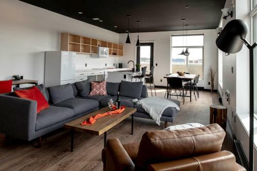 Hotel Raven Inn Whitehorse