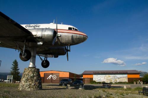 Hotel Raven Inn Whitehorse