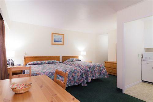 English Bay Hotel