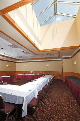Hotel The Glenmore Inn Convention Centre