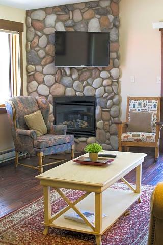 Hotel Aspen Village Inn