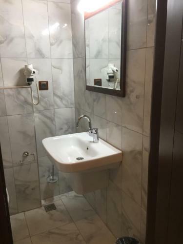 Kayzer Hotel