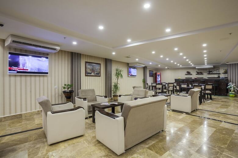 Ayhan Hotel