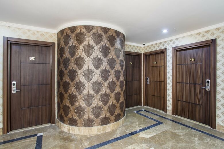 Ayhan Hotel