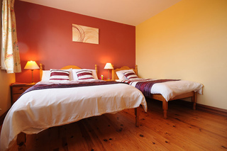 Bed & Breakfast Lurraga House