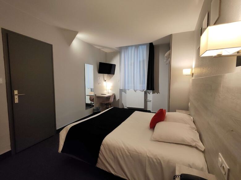 Hotel Suisse Et Bordeaux