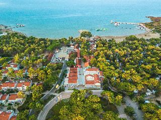 Hotel Zaton Holiday Resort Apartments 4*