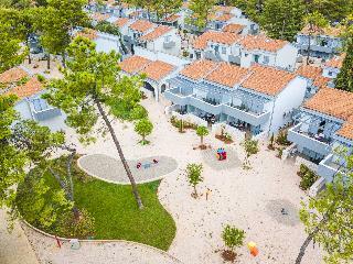 Hotel Zaton Holiday Resort Apartments 4*