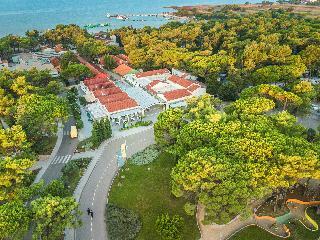 Hotel Zaton Holiday Resort Apartments 4*
