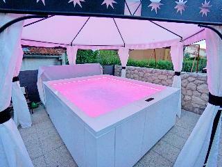 Hotel Apartments Nives
