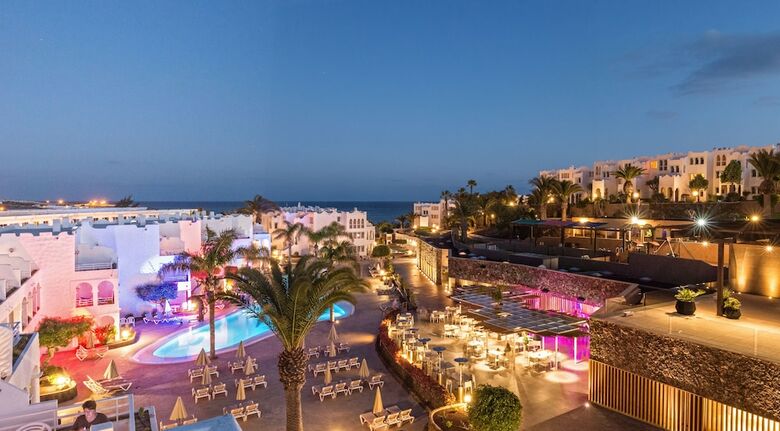 Hotel Sotavento Beach Club