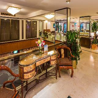 New Park Hotel