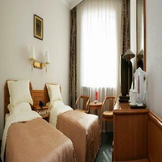 Regal Hotel Wangfujing Tower B