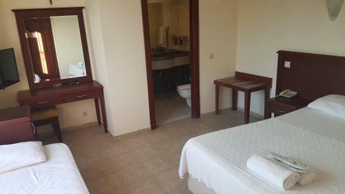 Acropol Beach Hotel