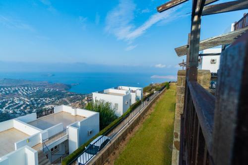Grand Sea View Aparts