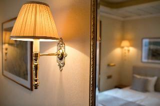 Onriver Hotels - Ms Cezanne