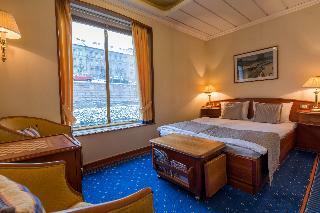 Onriver Hotels - Ms Cezanne